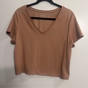 No Boundaries Women's Short Sleeve V-Neck Top - Brown
